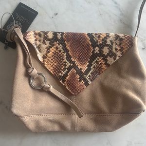 New Vince Camuto leather tan bag /snake print